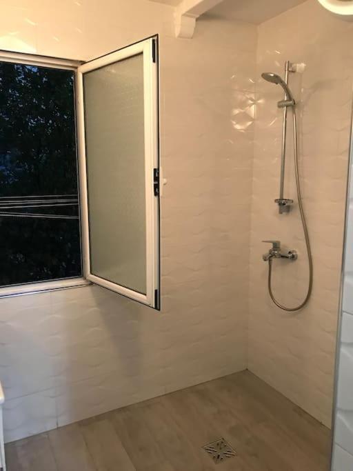 Warm Apartment In The Center Of Tirana City ภายนอก รูปภาพ
