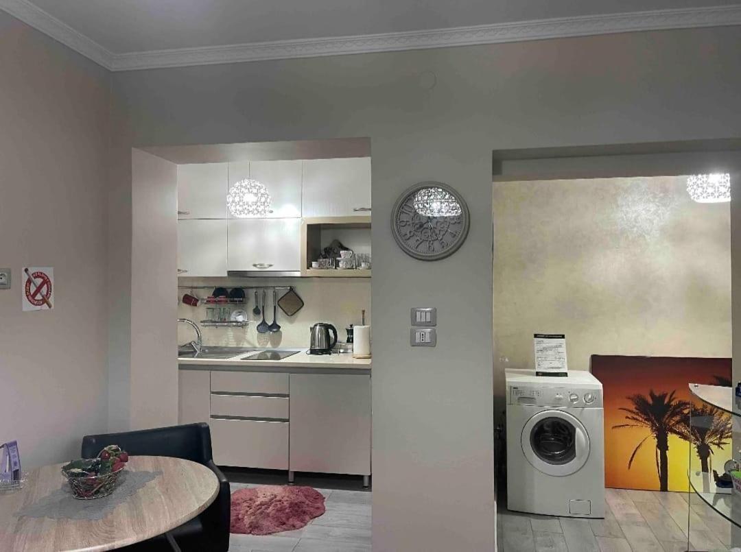 Warm Apartment In The Center Of Tirana City ภายนอก รูปภาพ